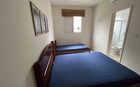 Apt 2 suites com ar condicionado e piscina Ubatuba